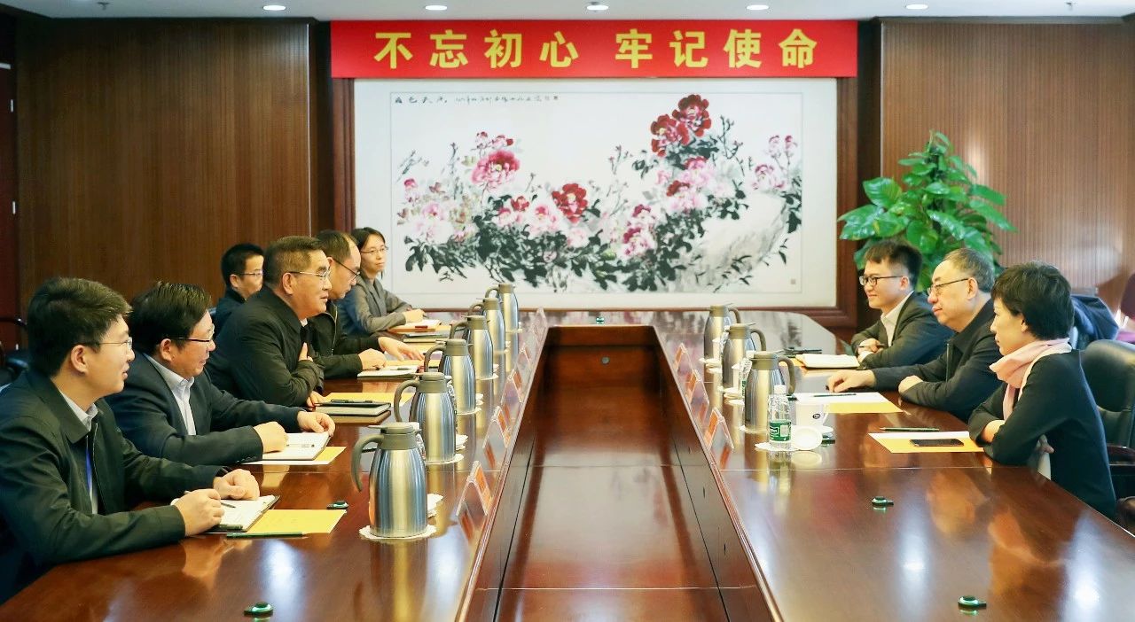 姜仁鋒會見中國國新黨委委員、總會計師劉學(xué)詩 